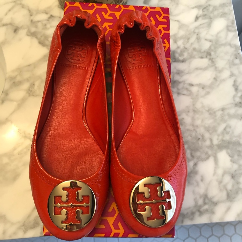 Great condition Tory Burch orange patent flats